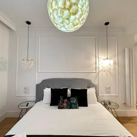 Beautiful 4 Bedrooms In Apartment