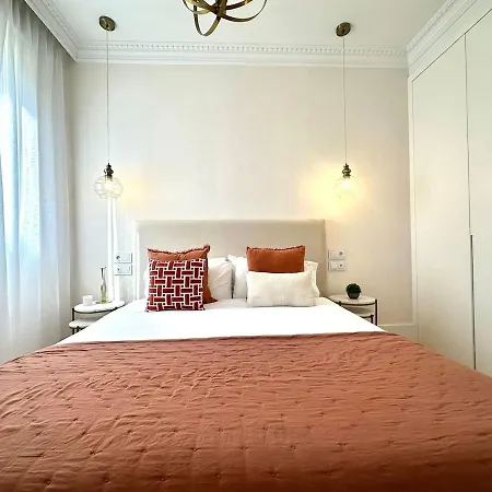 Beautiful 4 Bedrooms In *