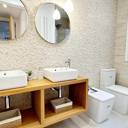 Beautiful 4 Bedrooms In Rome
